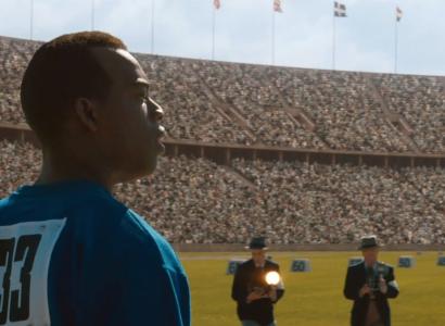 Jesse Owens on a field