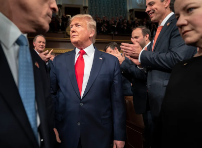 Trump and people clapping