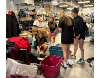 People volunteering