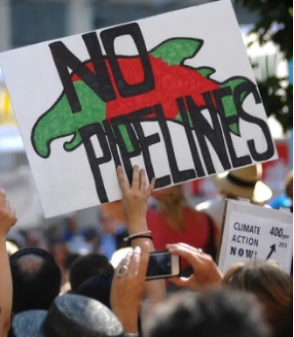 A sign reading No Pipelines